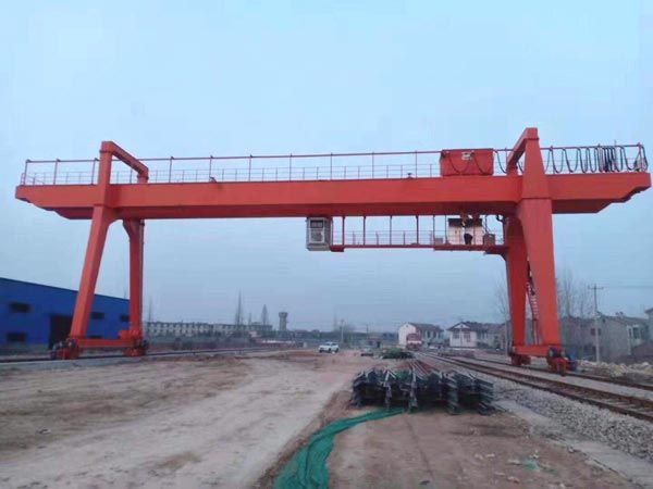 雙主梁門(mén)式起重機(jī)
